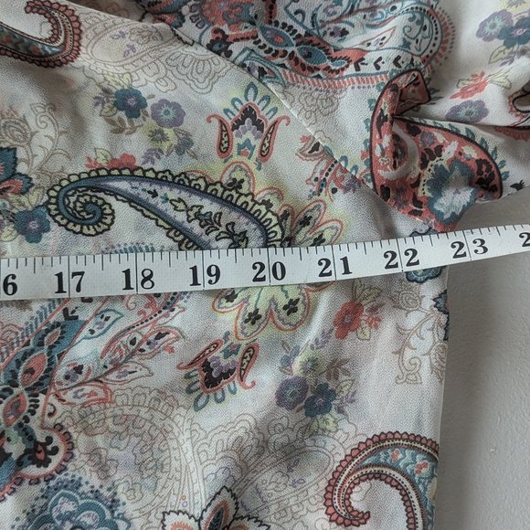 Almost Famous Size Medium Scoop Neck Paisley Top - Picture 11 of 11